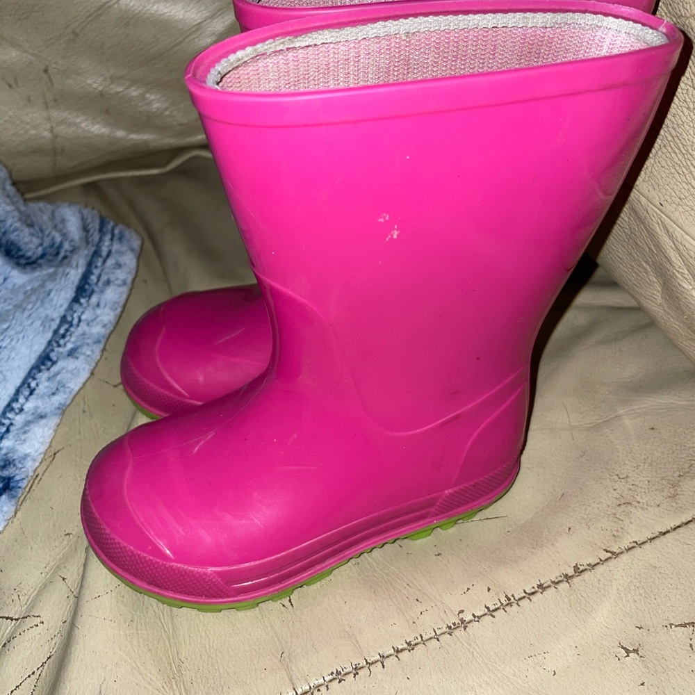 Toddler girls 5/6 pink rain boots EUC!!!